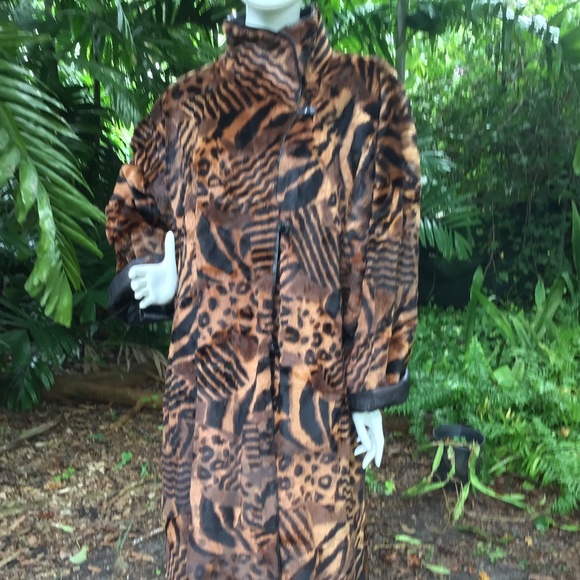 Vintage Krizia Italian leather lined fur coat - Picture 12 of 15